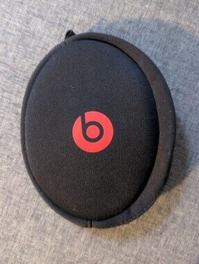 Beats by Dre Black Carrying Case with Zipper & Red Logo